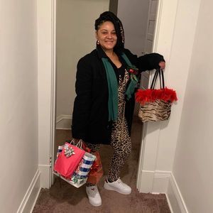 Meet your Posher, Beatrix